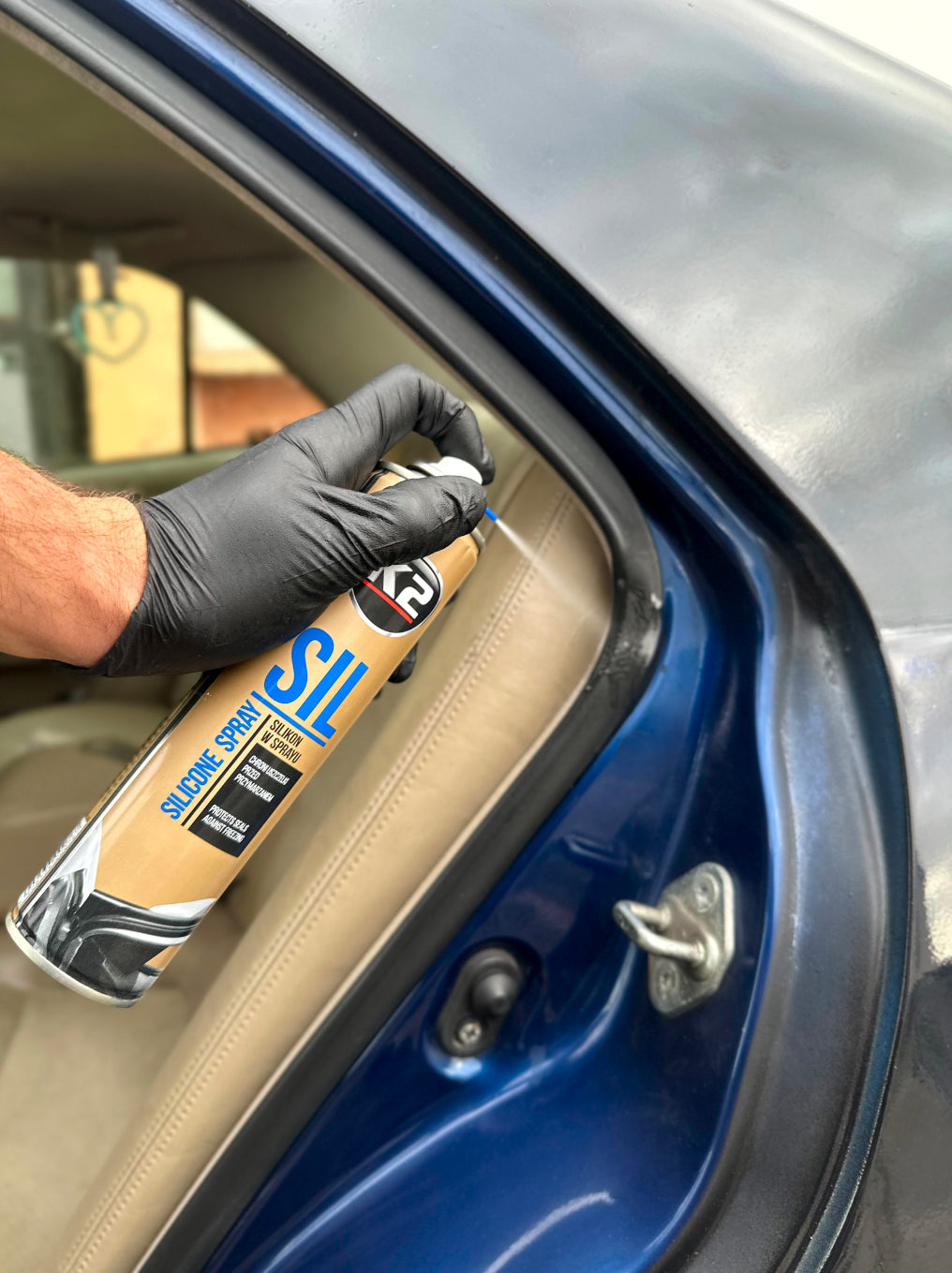 Силиконов спрей и как да предпазим гумените уплътнения през зимата