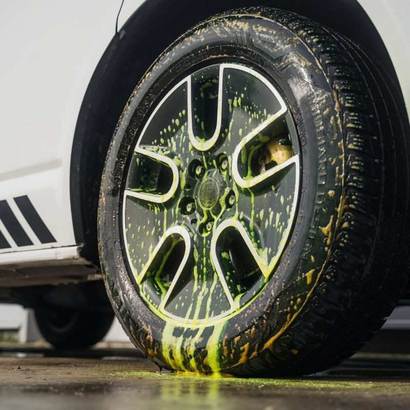 Почистване на джанти и гуми: кой препарат за какво?